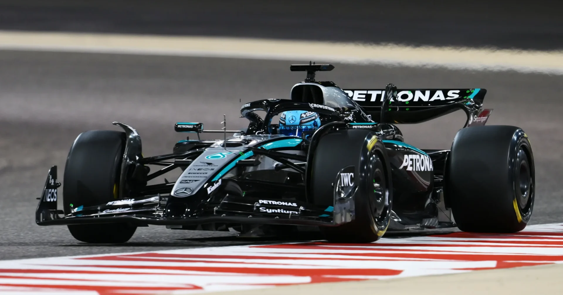 BAHRAIN, BAHRAIN – FEBRUARY 26: George Russell of Great Britain driving the (63) Mercedes AMG Petronas F1 Team W16 on track during day one of F1 Testing at Bahrain International Circuit on February 26, 2025 in Bahrain, Bahrain. (Photo by Simon Galloway/LAT Images)