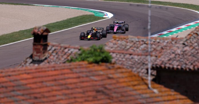 IMOLA, ITALY - MAY 16: Yuki Tsunoda of Japan driving the (22) Oracle Red Bull Racing RB21 leads Franco Colapinto of Argentina driving the (43) Alpine F1 A525 Renault on track during practice ahead of the F1 Grand Prix of Emilia-Romagna at Autodromo Internazionale Enzo e Dino Ferrari on May 16, 2025 in Imola, Italy. (Photo by Ryan Pierse/Getty Images) // Getty Images / Red Bull Content Pool // SI202505160180 // Usage for editorial use only //