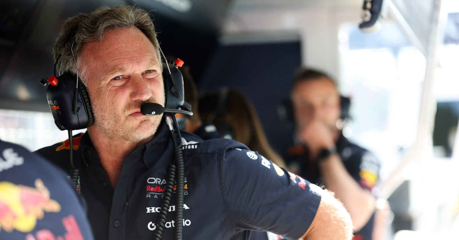 SPIELBERG, AUSTRIA - JUNE 28: Christian Horner, Team Principal of Oracle Red Bull Racing on the pit wall during qualifying ahead of the F1 Grand Prix of Austria at Red Bull Ring on June 28, 2025 in Spielberg, Austria. (Photo by Mark Thompson/Getty Images) // Getty Images / Red Bull Content Pool // SI202506280891 // Usage for editorial use only //