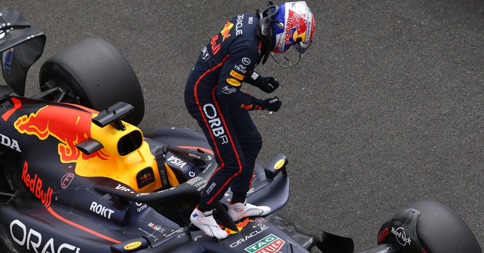 NORTHAMPTON, ENGLAND - JULY 05: Pole position qualifier Max Verstappen of the Netherlands and Oracle Red Bull Racing celebrates on arrival in parc ferme during qualifying ahead of the F1 Grand Prix of Great Britain at Silverstone Circuit on July 05, 2025 in Northampton, England. (Photo by Zak Mauger/LAT Images) // Getty Images / Red Bull Content Pool // SI202507050504 // Usage for editorial use only //
