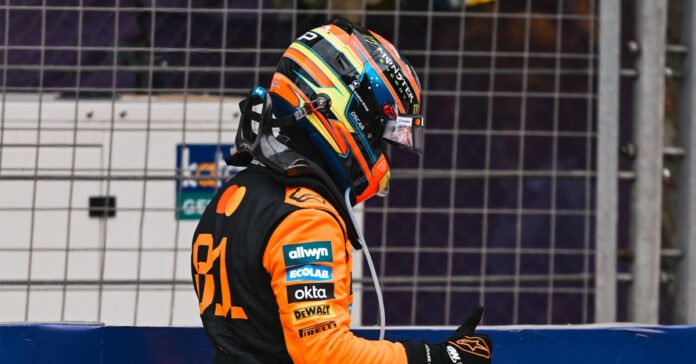 Oscar PIastri in Baku Azerbaijan GP after crashing his McLaren MCL39 into the wall